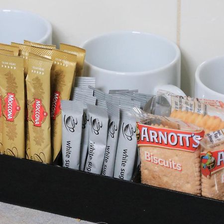 The Saltbush Motor Inn ヘイ エクステリア 写真