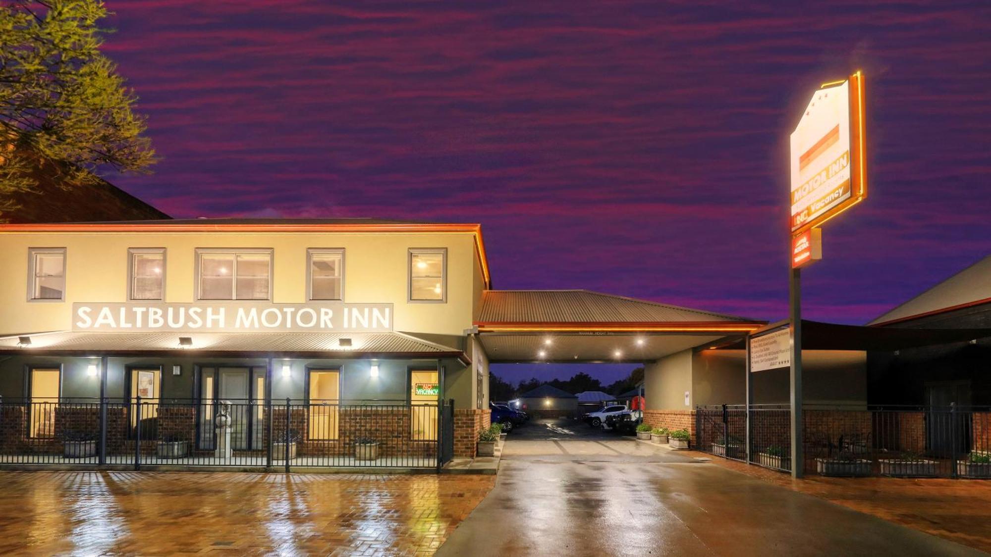 The Saltbush Motor Inn ヘイ エクステリア 写真