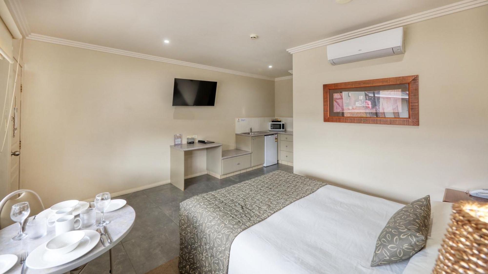 The Saltbush Motor Inn ヘイ エクステリア 写真