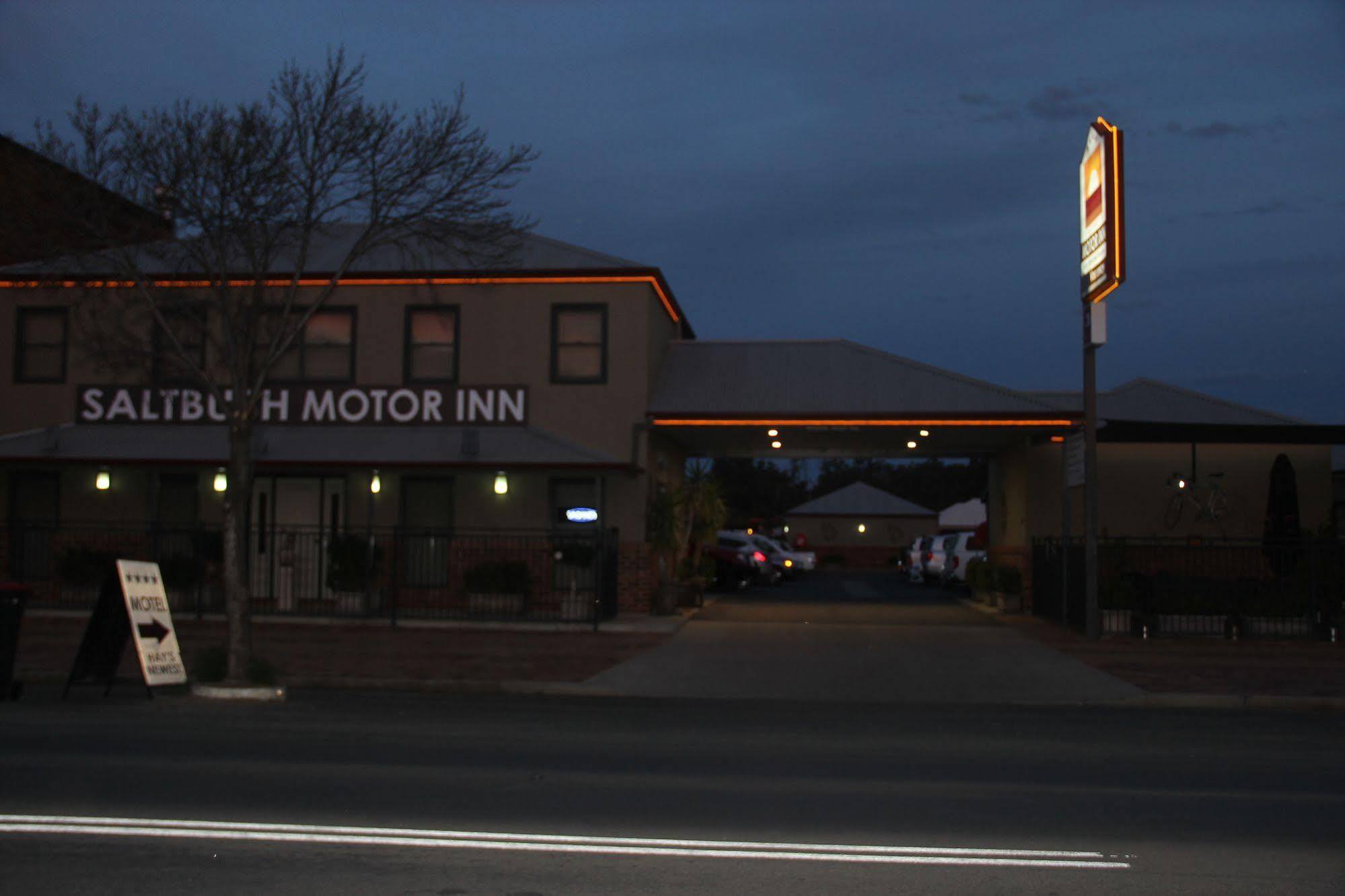 The Saltbush Motor Inn ヘイ エクステリア 写真