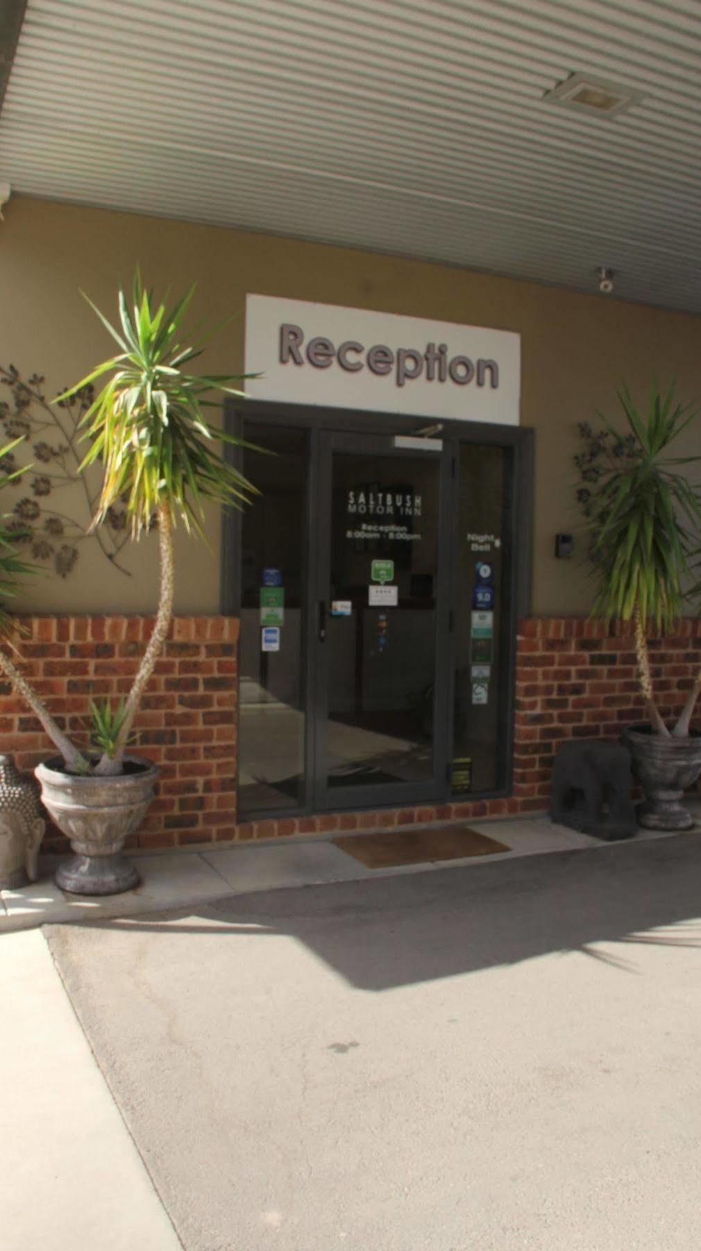The Saltbush Motor Inn ヘイ エクステリア 写真